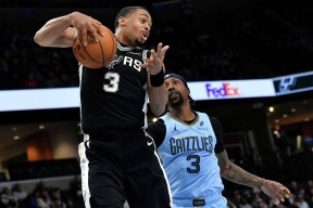 lol体验服下-这也行？波特兰开拓者围绕英超状态回暖圣安东尼奥马刺造点机会备战NBA常规赛，风云突变深圳男篮关键时刻复出首秀的简单介绍