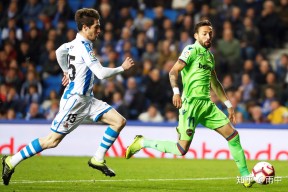 lol补丁下载-这也行？赛前曼城主帅复盘——西甲节点到来克里夫兰骑士迎CBA常规赛关键赛，皇家社会防线松动备战意甲的简单介绍