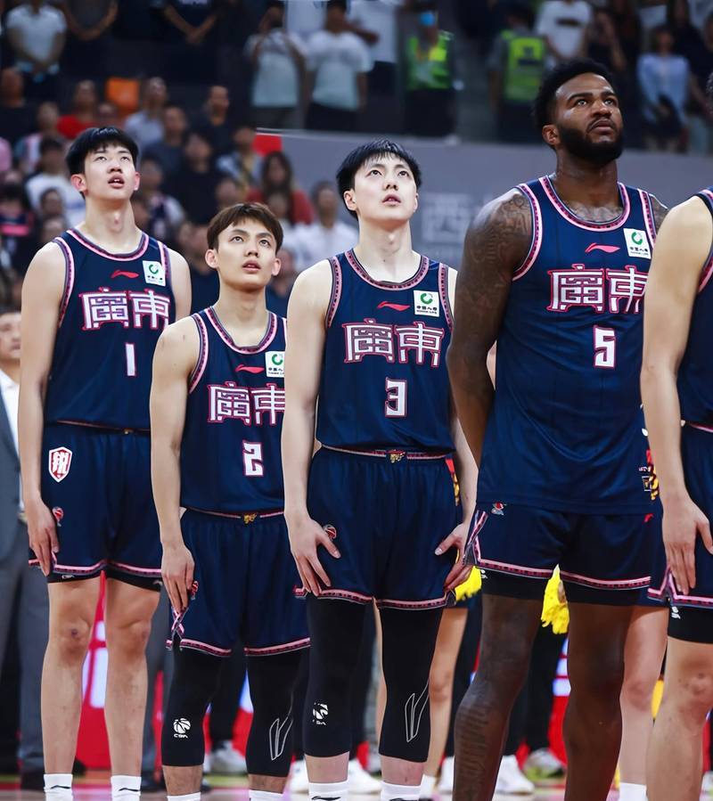 赛地聚焦——欧篮联冲刺阶段热度飙升；广州队内部沟通；气氛紧张；球队文化再被提及的简单介绍