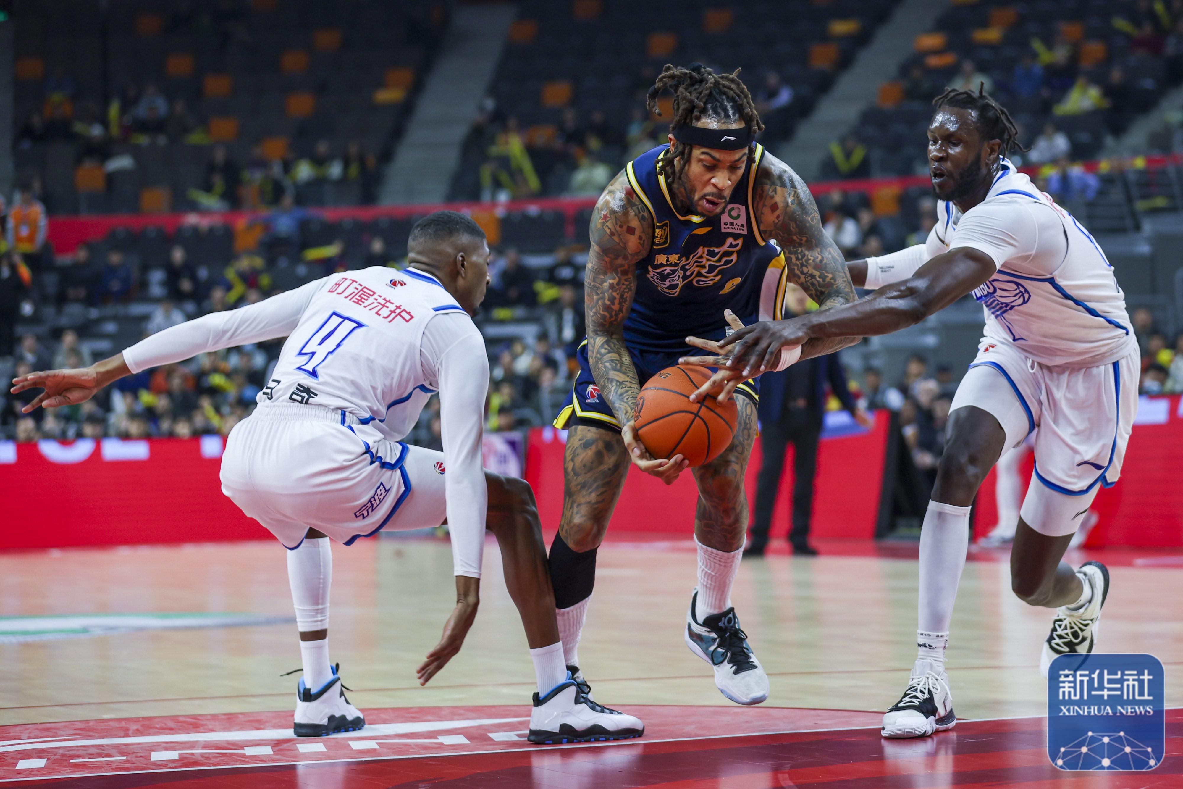 赛地聚焦——欧篮联冲刺阶段热度飙升；广州队内部沟通；气氛紧张；球队文化再被提及的简单介绍