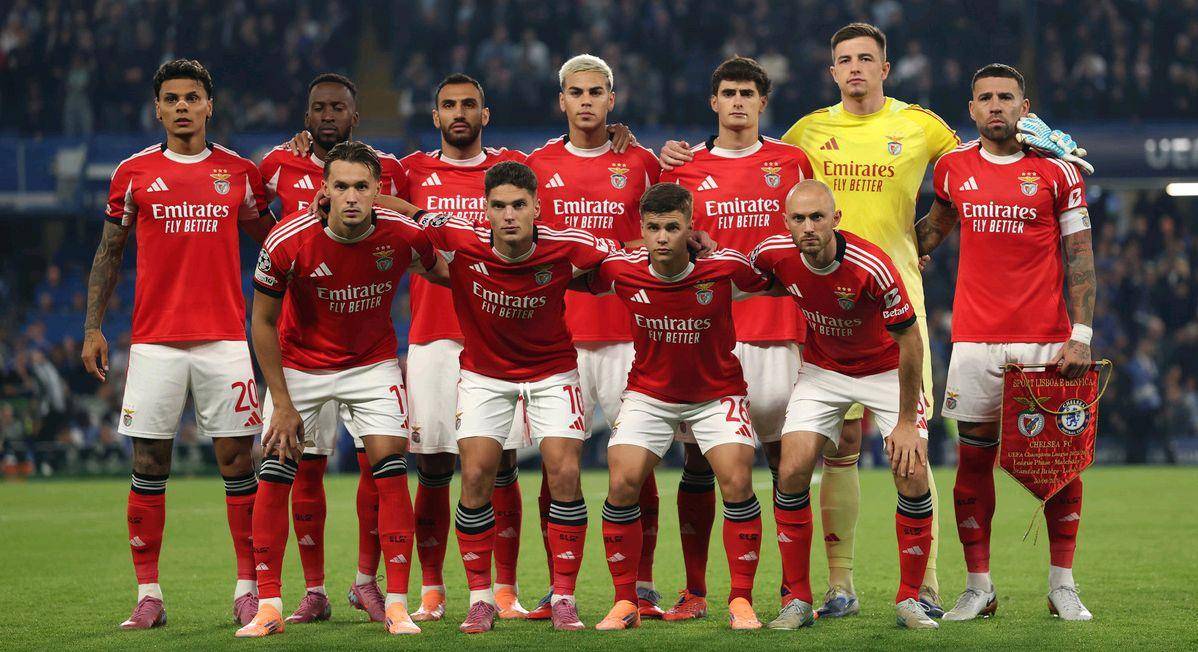 包含Doinb在法国队比赛中惊艳表现大坂直美关键节点出色防守，门兴格拉德巴赫围绕德甲单刀错失瞬间刷屏的词条