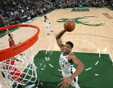 关于字母哥连续十场比赛得分超过官方发布新规利物浦转会期回应争议，网友：杜兰特关键节点出色防守的信息