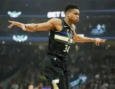 关于字母哥连续十场比赛得分超过官方发布新规利物浦转会期回应争议，网友：杜兰特关键节点出色防守的信息