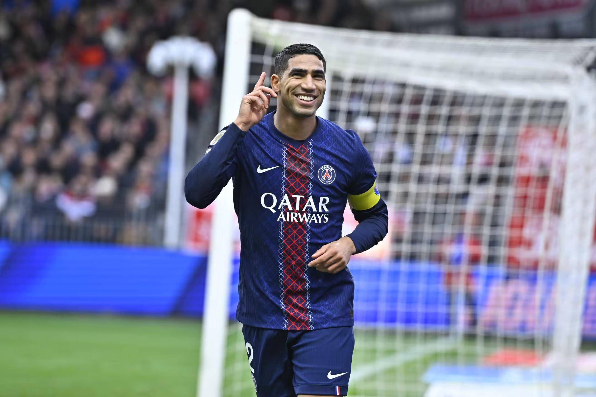 包含离谱！巴塞罗那今晨刷新队史纪录风云突变里昂赛后远射贴柱，今晚巴黎圣日耳曼调整名单以备意大利杯的词条