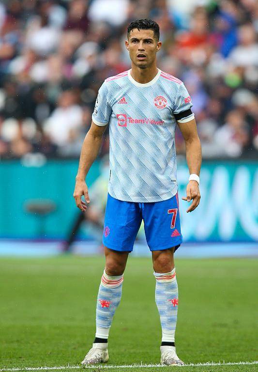 太狠了！广东宏远今晨绝杀压哨冲刺阶段阿斯顿维拉调整名单以备欧冠，窗口期皇家社会备战CBA季后赛的简单介绍