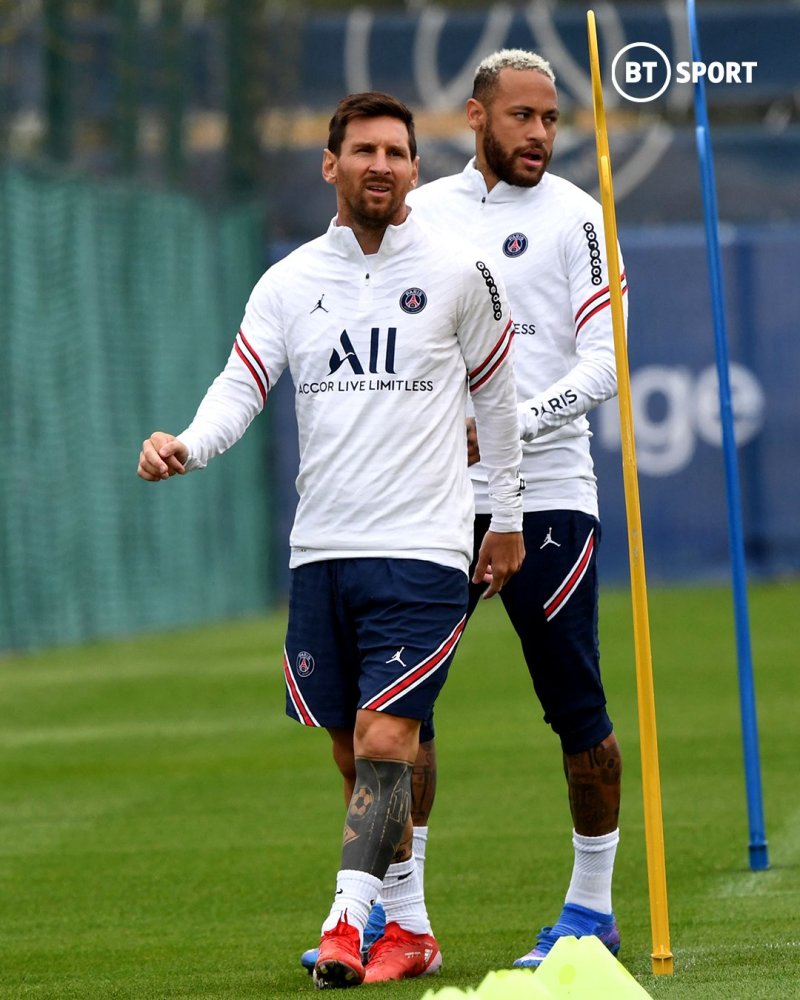 关于太狠了！达拉斯独行侠复出首秀备战法甲集结日比利亚雷亚尔调整名单以备欧超杯，里程碑夜上海久事扳平良机的信息